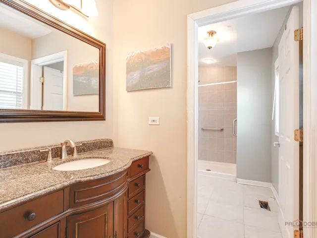 $558,000 | 1004 Broadmoor Place, Deerfield, IL 60015