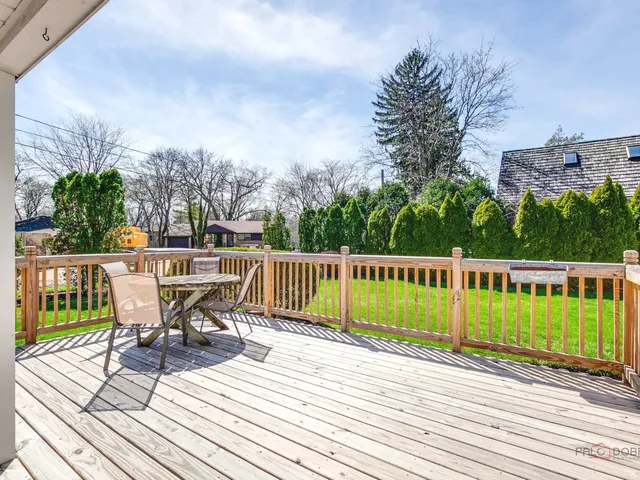 $558,000 | 1004 Broadmoor Place, Deerfield, IL 60015