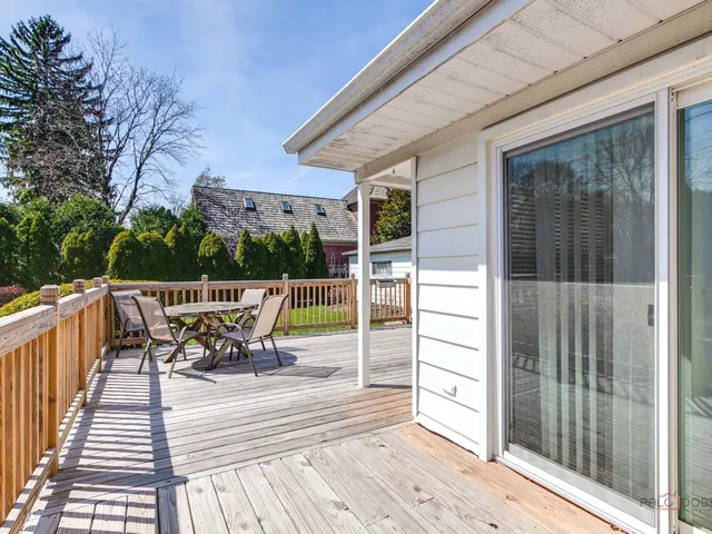 $558,000 | 1004 Broadmoor Place, Deerfield, IL 60015