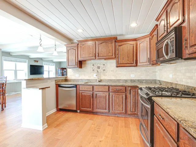 $558,000 | 1004 Broadmoor Place, Deerfield, IL 60015