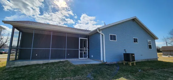 $219,900 | 502 Sycamore Street, Washington, IN 47501