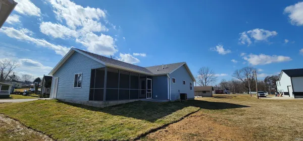 $219,900 | 502 Sycamore Street, Washington, IN 47501