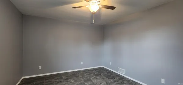 $219,900 | 502 Sycamore Street, Washington, IN 47501