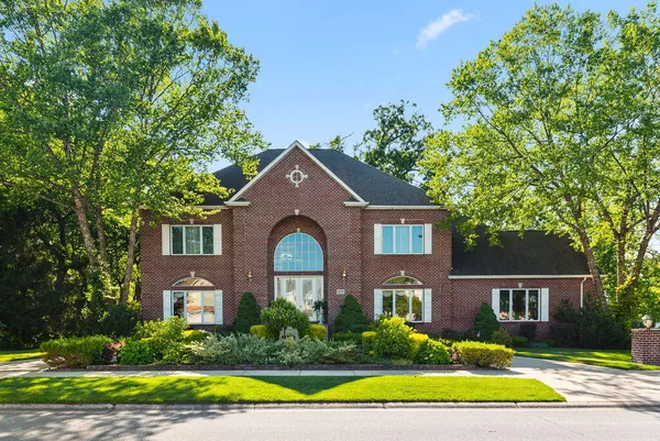 $886,500 | 7412 Forest Ridge Drive, Schererville, IN 46375