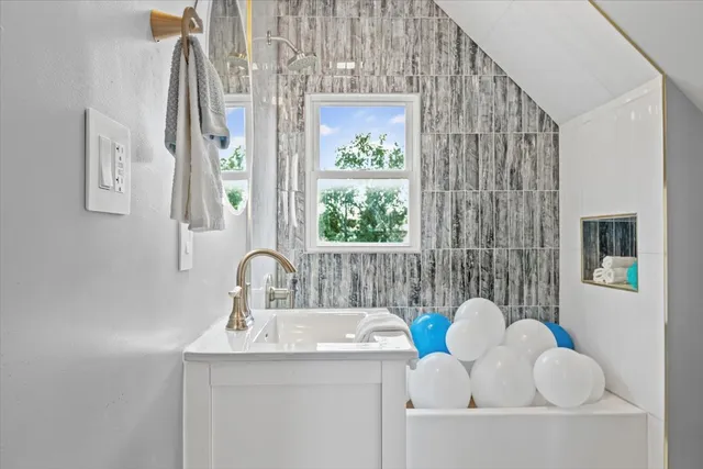 $389,000 | 214 South Prospect Street, Marengo, IL 60152