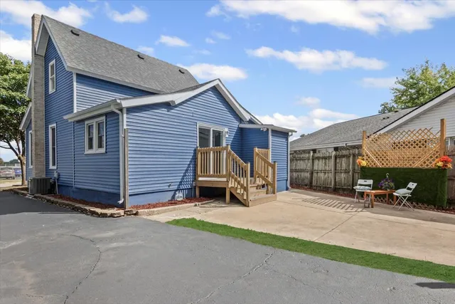 $389,000 | 214 South Prospect Street, Marengo, IL 60152