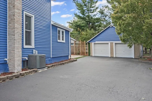 $389,000 | 214 South Prospect Street, Marengo, IL 60152