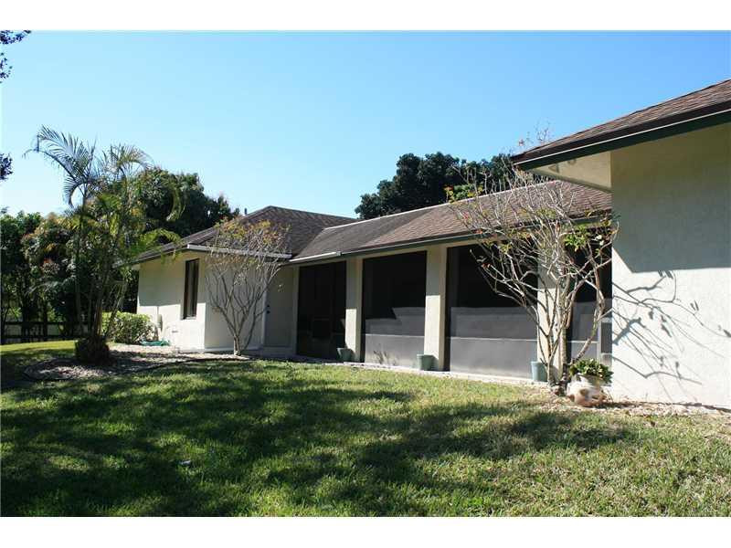 5320 Southwest 186th Avenue Southwest Ranches, FL 33332 - Photo 2 of 26 Exterior Front