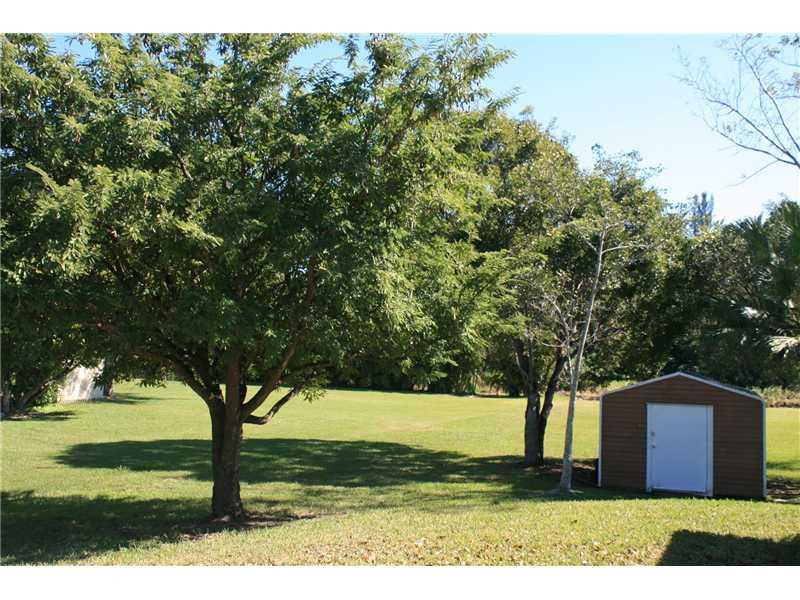 5320 Southwest 186th Avenue Southwest Ranches, FL 33332 - Photo 3 of 26 Exterior Front