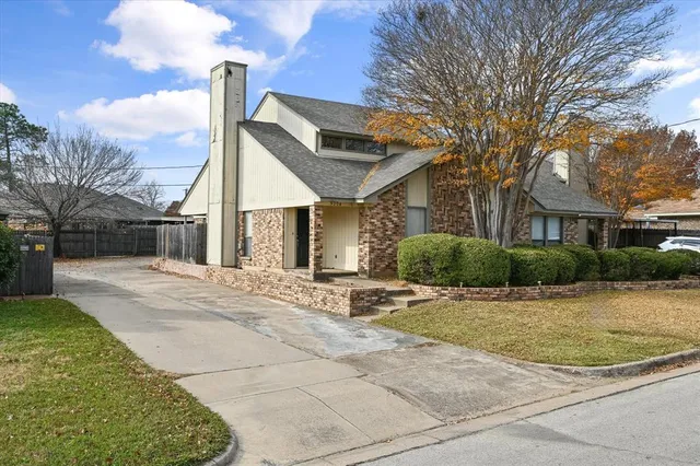 $510,000 | 5202-5204 Yucca Drive, Arlington, TX 76017