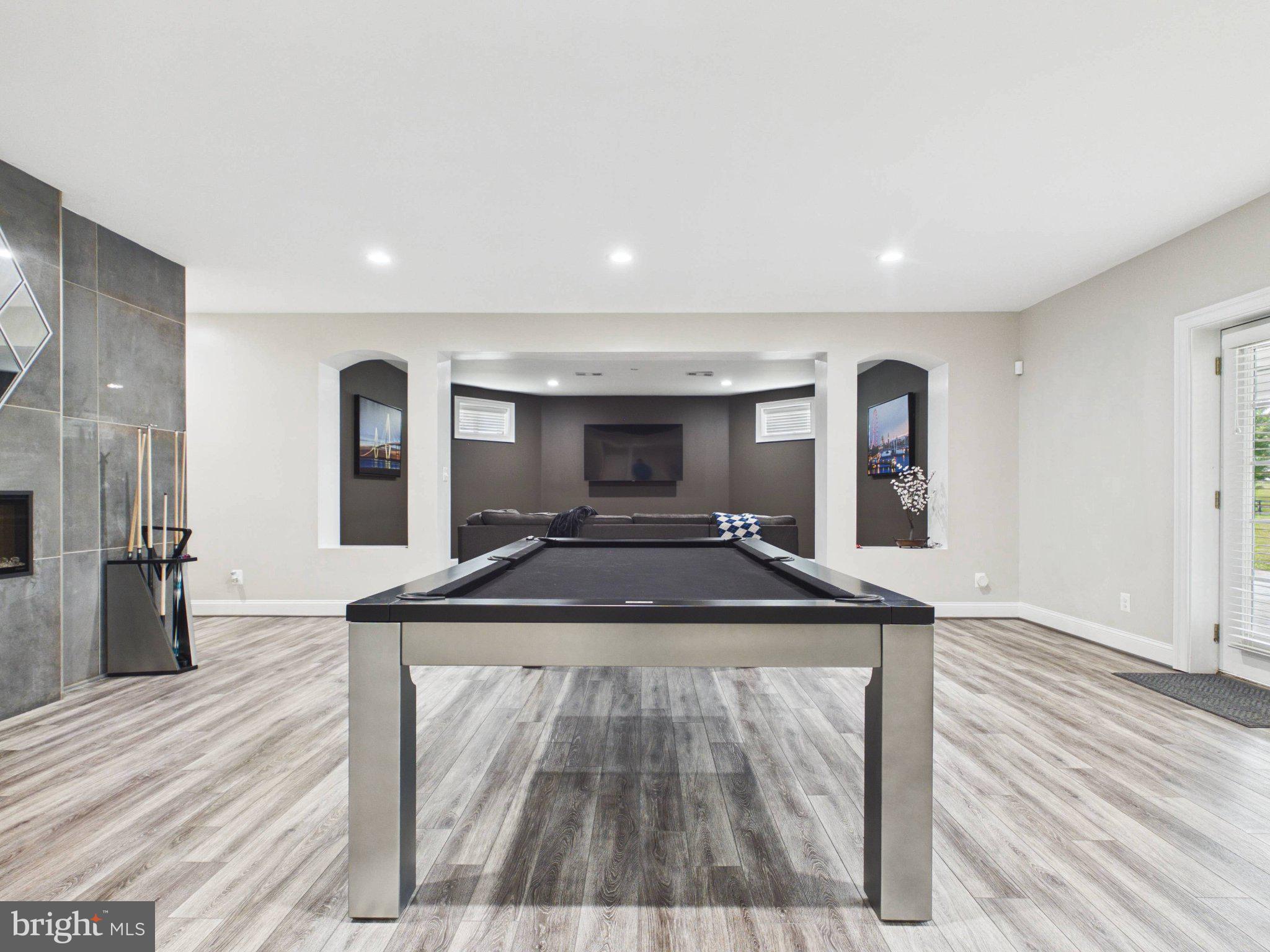 38565 Piggott Bottom Road Hamilton, VA 20158 - Photo 53 of 85 Spacious game room with modern flair.