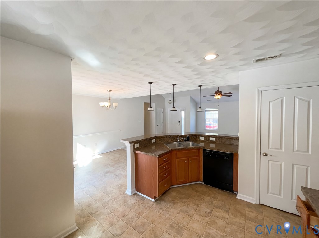 4207 Cougar Trail Chester, VA 23831 - Photo 10 of 19