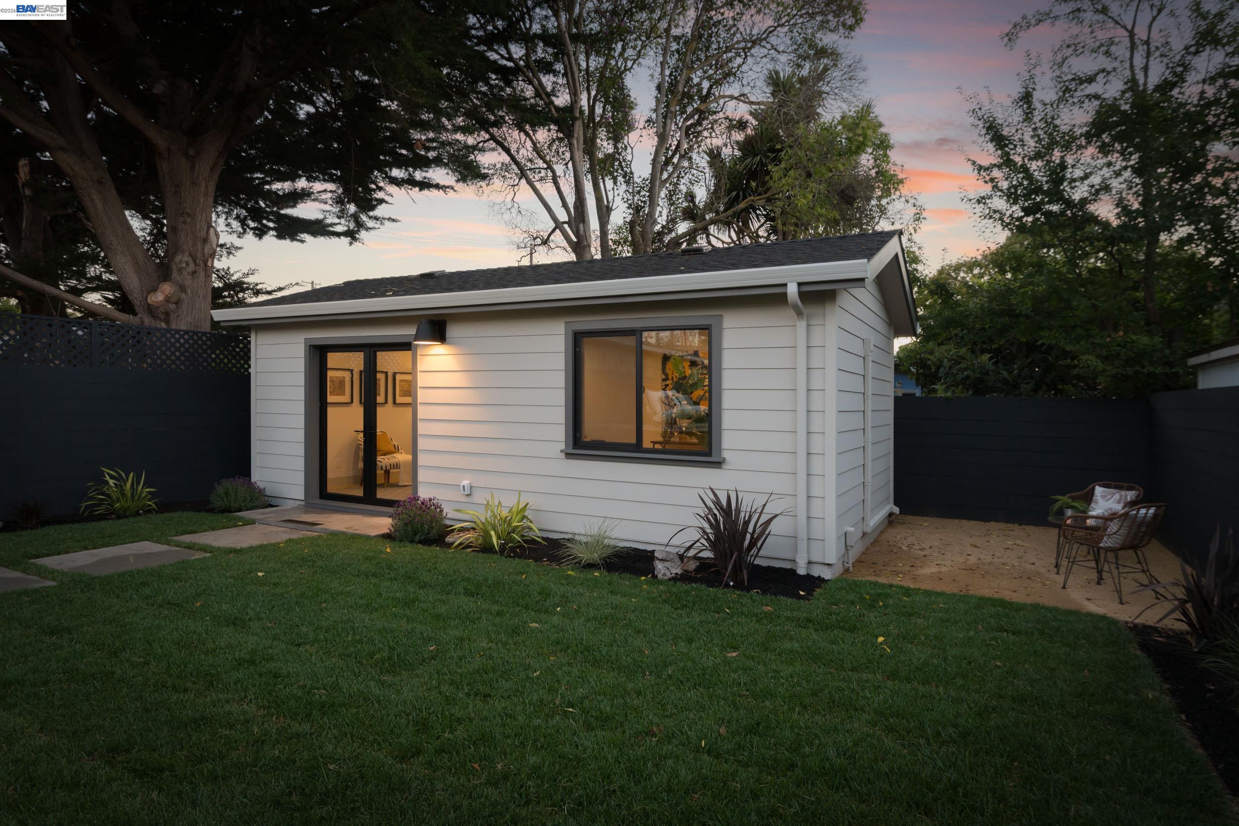1646 Tenth Street Berkeley, CA 94710 - Photo 37 of 38