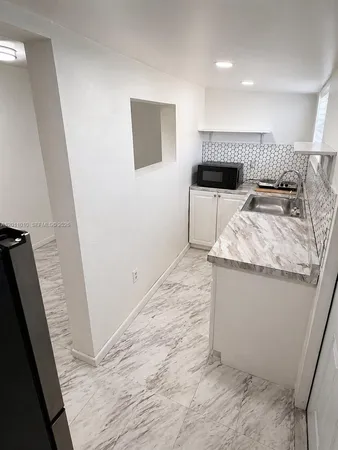 $1,400 | 2880 Northwest 169th Terrace, Unit 1, Miami Gardens, FL 33056
