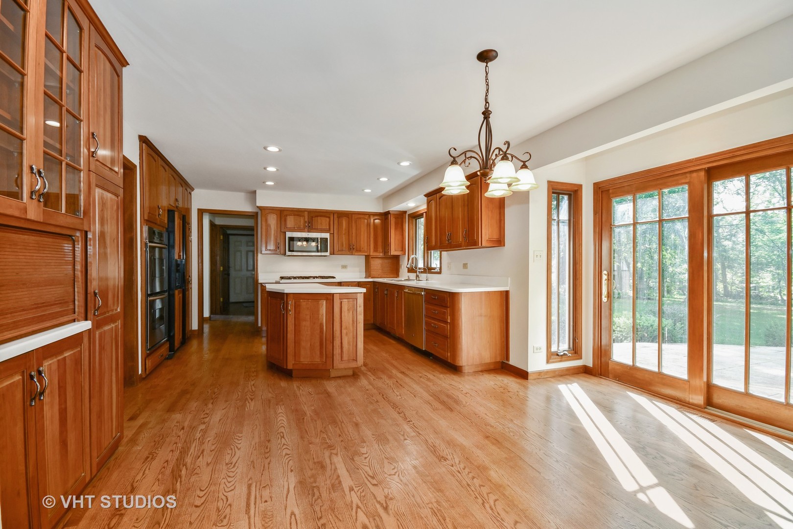 31W161 Prairie Lane Wayne, IL 60184 - Photo 6 of 37