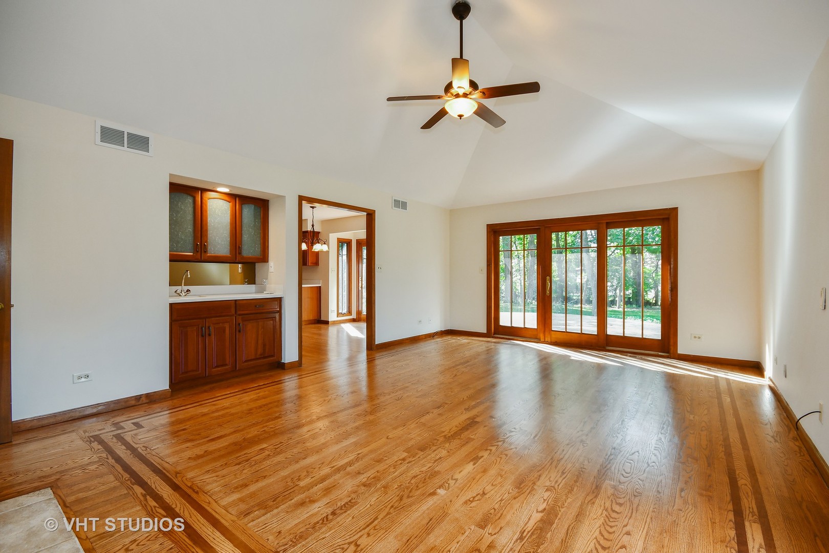31W161 Prairie Lane Wayne, IL 60184 - Photo 8 of 37