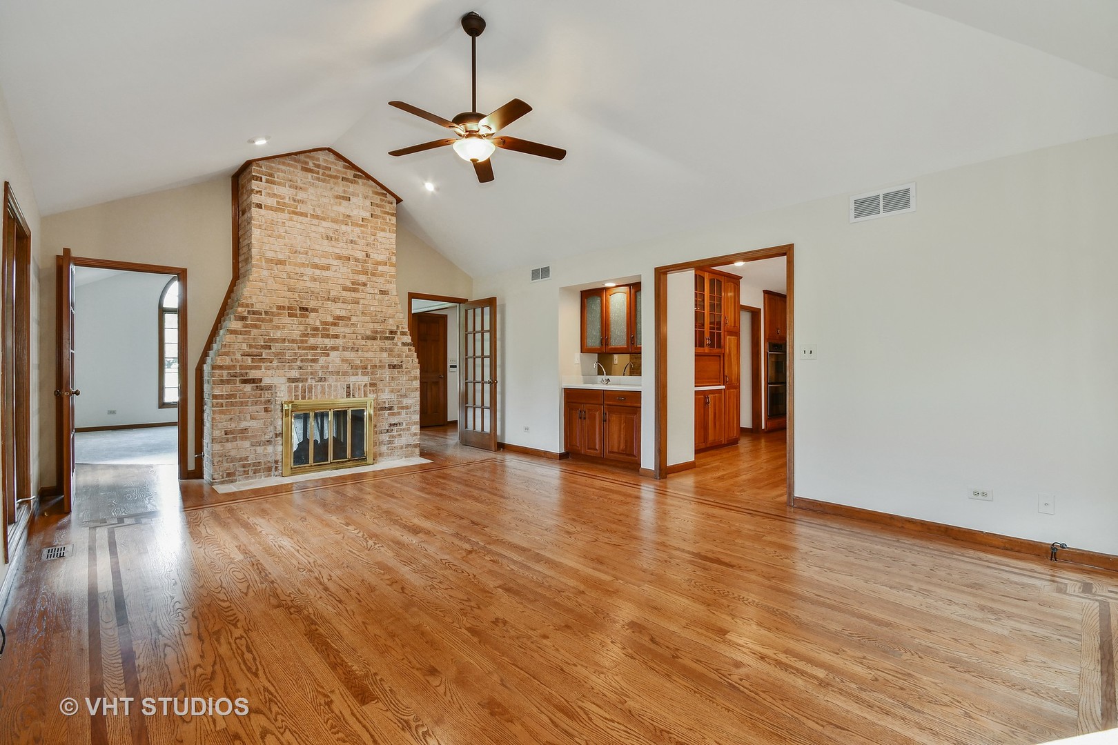 31W161 Prairie Lane Wayne, IL 60184 - Photo 9 of 37