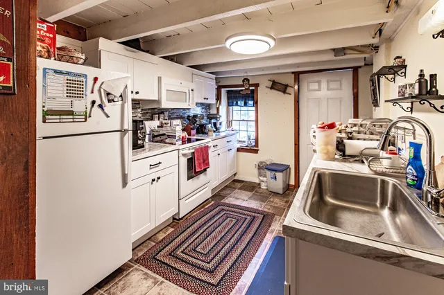 $250,000 | 8 Water Street, Alloway, NJ 08001