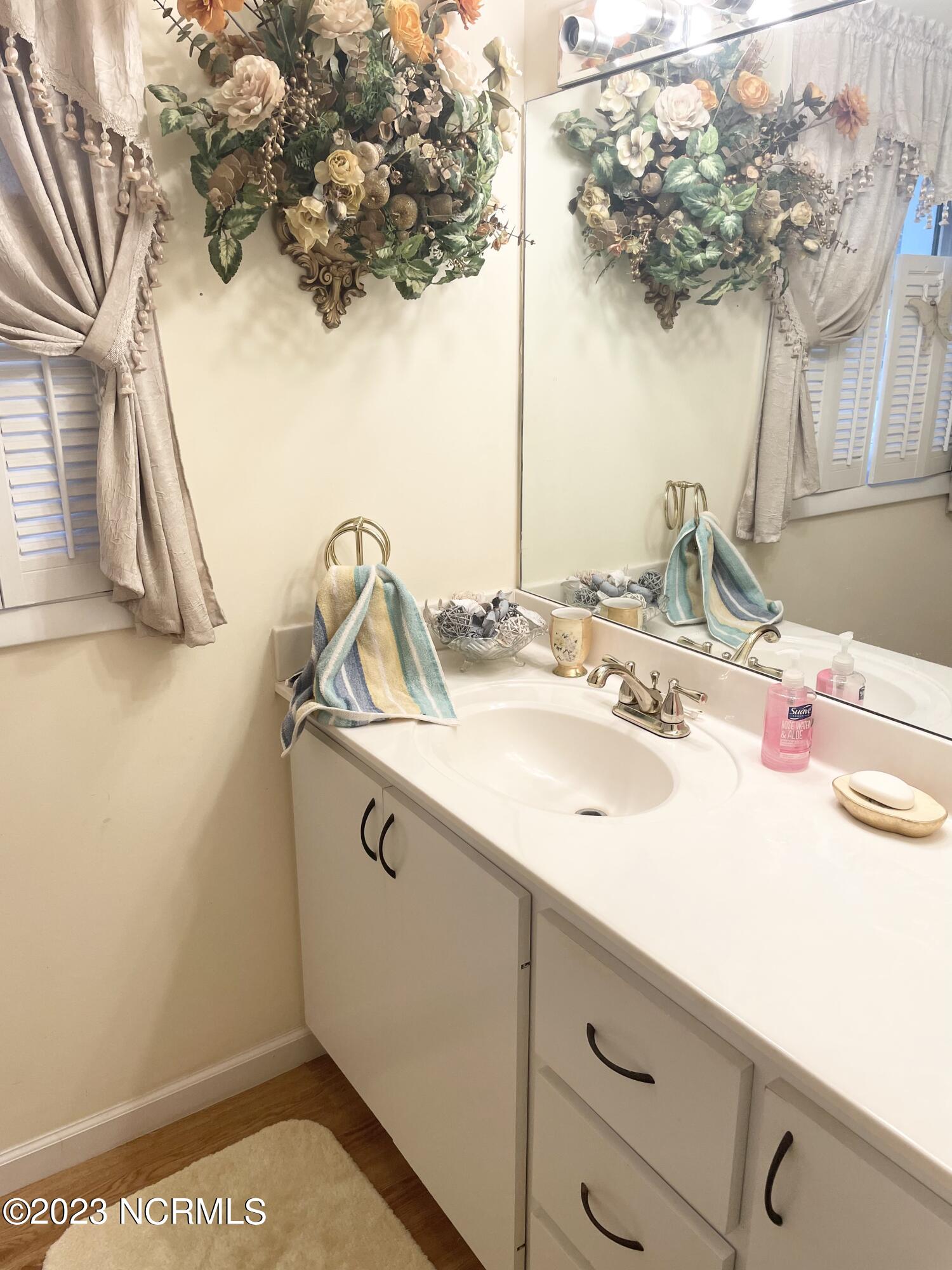 4115 Country Club Road Morehead City, NC 28557 - Photo 18 of 25 Bathroom 2