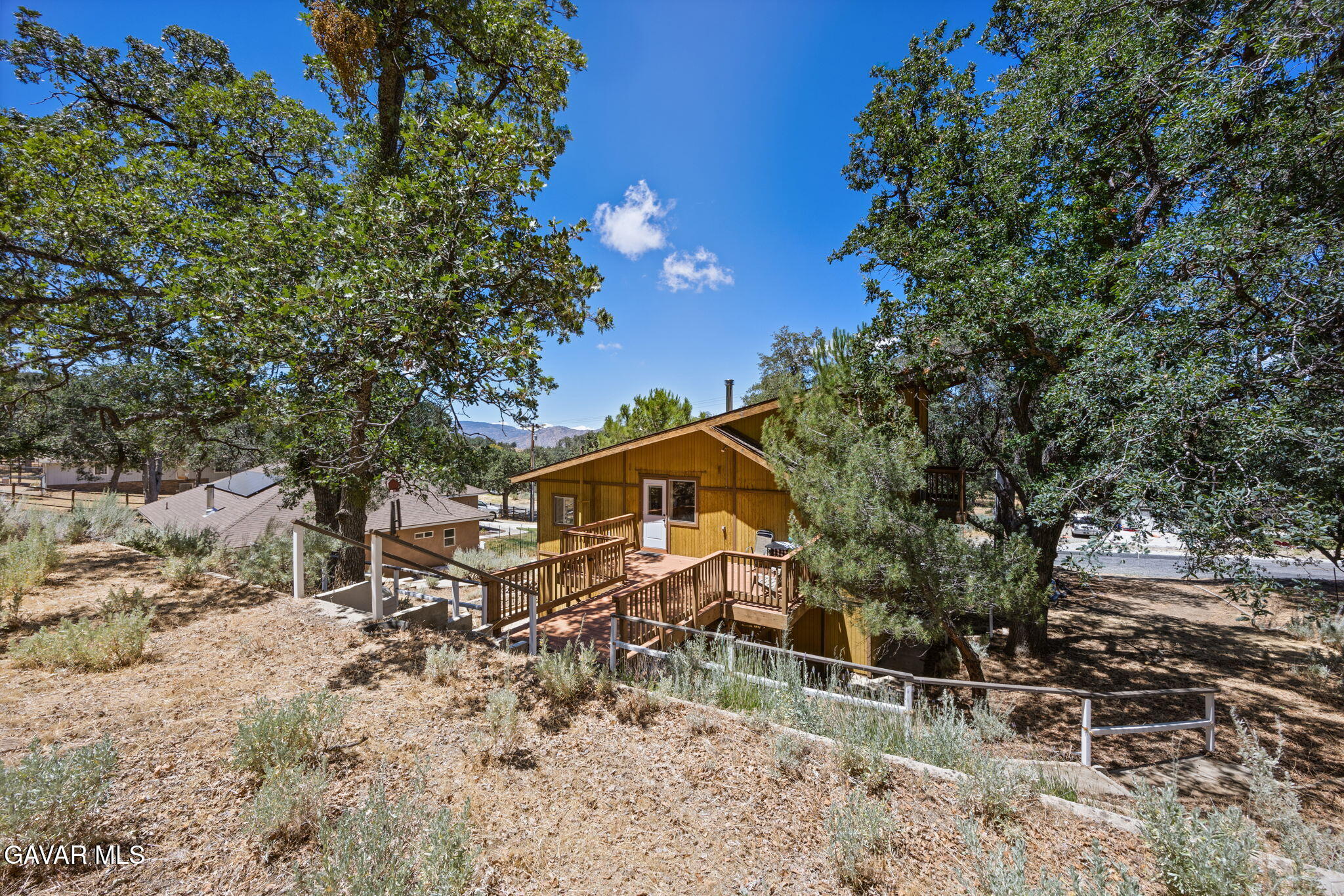 18295 Alps Drive Tehachapi, CA 93561 - Photo 36 of 37 36-web-or-mls-IMG_9797