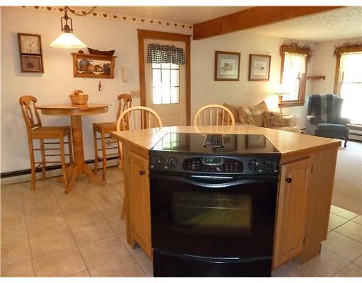 16 Oak Ridge Drive Standish, ME 04084 - Photo 17 of 19 Kitchen.