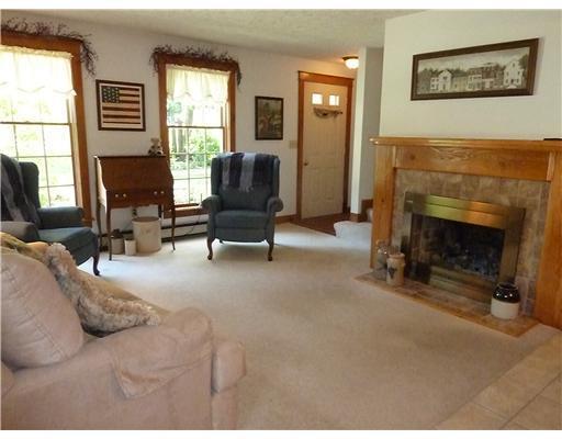 16 Oak Ridge Drive Standish, ME 04084 - Photo 3 of 19 Living Room.