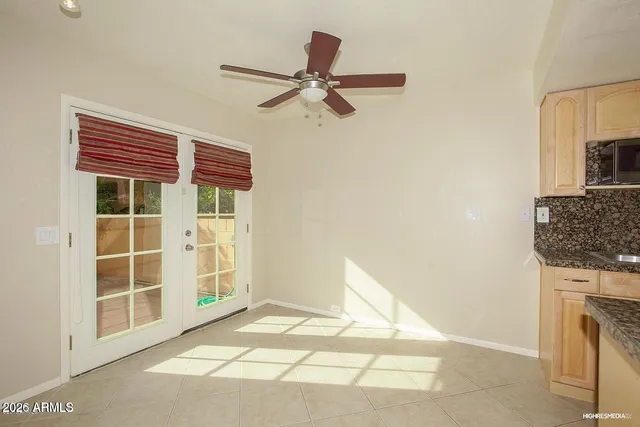 $1,820 | 10420 North 11th Place, Unit 2, Phoenix, AZ 85020