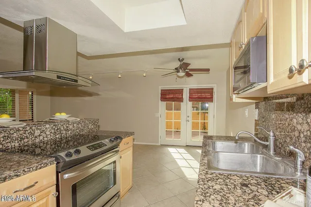 $1,850 | 10420 North 11th Place, Unit 2, Phoenix, AZ 85020