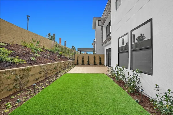 $9,500 | 168 Creation, Irvine, CA 92618