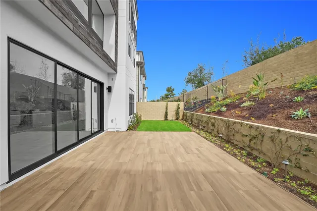 $9,500 | 168 Creation, Irvine, CA 92618