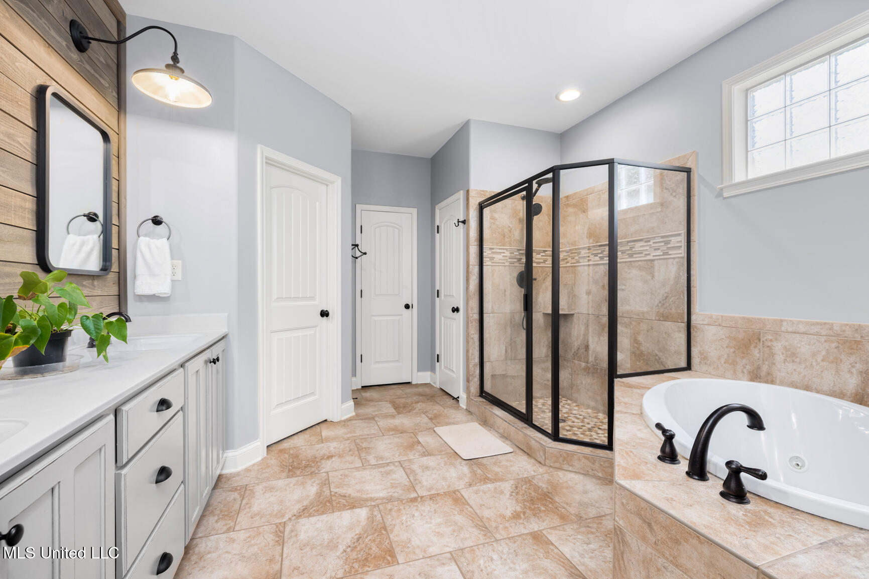 608 Shadow View Drive Hernando, MS 38632 - Photo 29 of 48 29 (8)