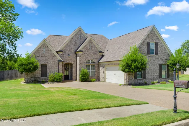 $420,000 | 608 Shadow View Drive, Hernando, MS 38632