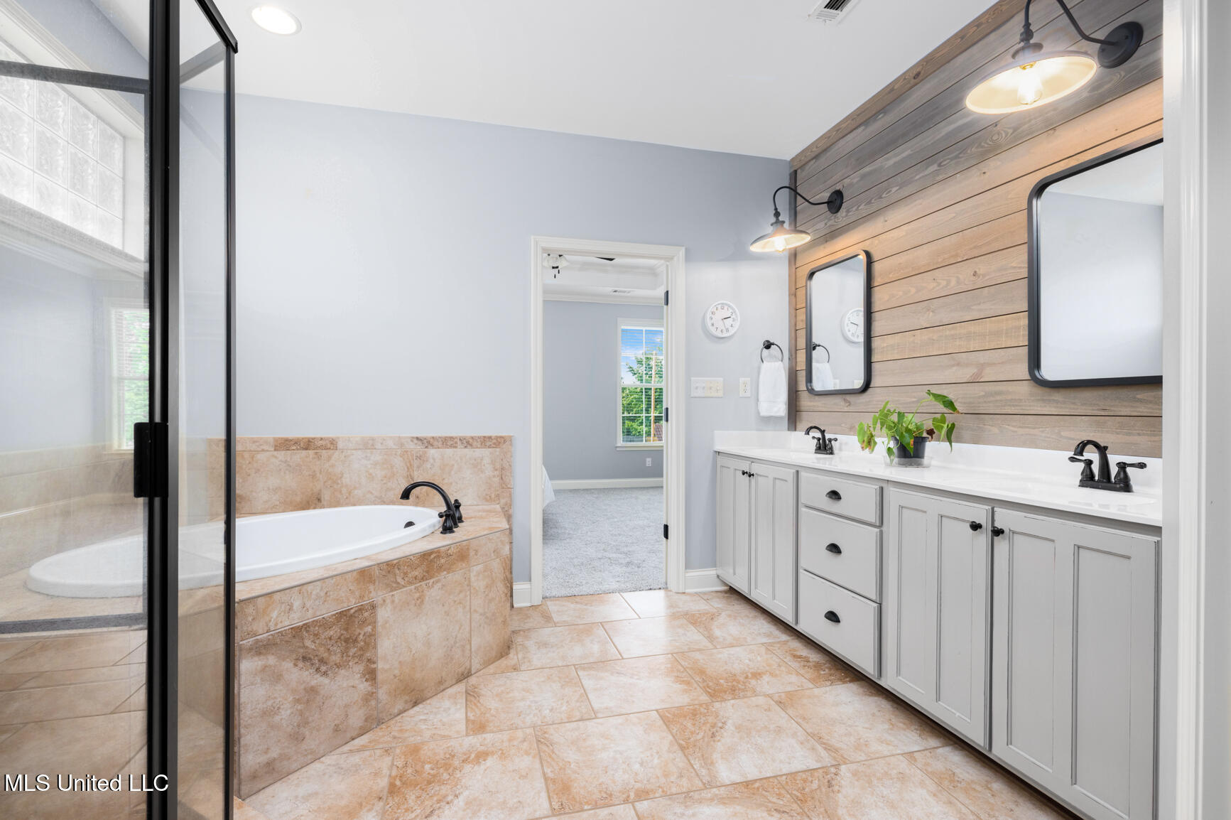 608 Shadow View Drive Hernando, MS 38632 - Photo 31 of 48 31 (8)