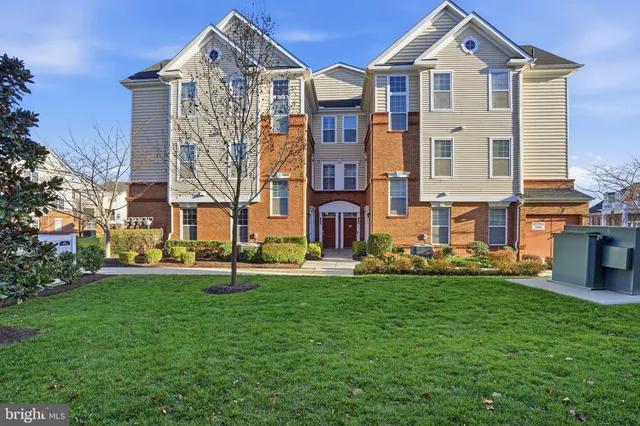 $499,999 | 43031 Foxtrail Woods Terrace, Unit 103, Ashburn, VA 20148