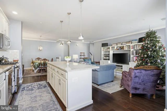 $499,999 | 43031 Foxtrail Woods Terrace, Unit 103, Ashburn, VA 20148