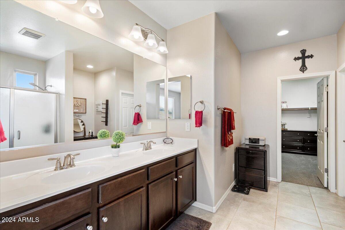 21048 West Coronado Road Buckeye, AZ 85396 - Photo 30 of 49 34-Primary Bathroom