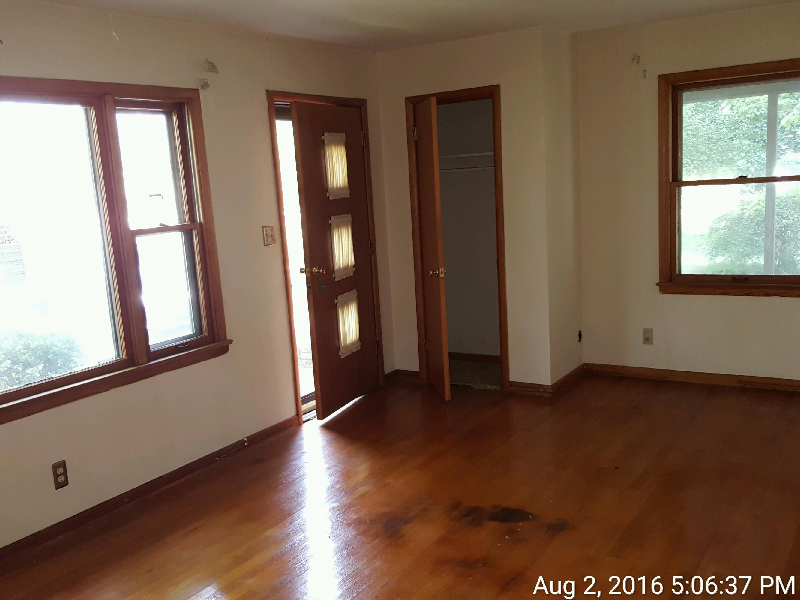 2105 Rambling Road Knoxville, TN 37912 - Photo 4 of 8 TimePhoto_20160802_170637