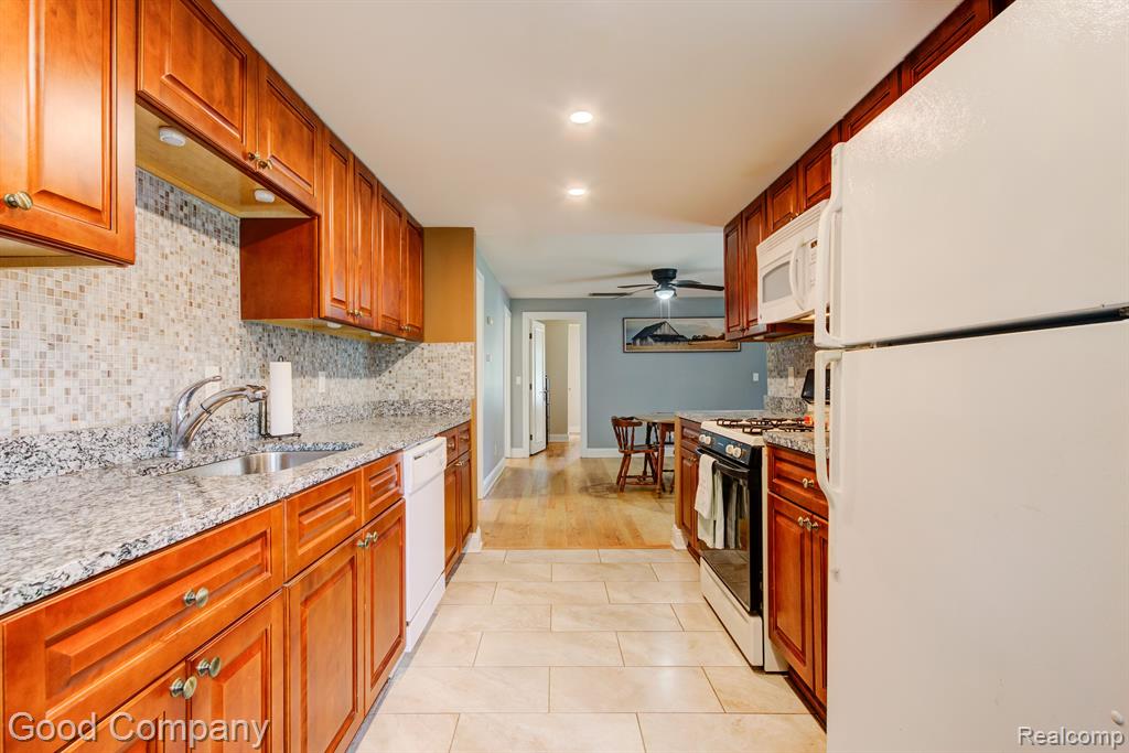 26280 Wolverine Street Madison Heights, MI 48071 - Photo 13 of 36