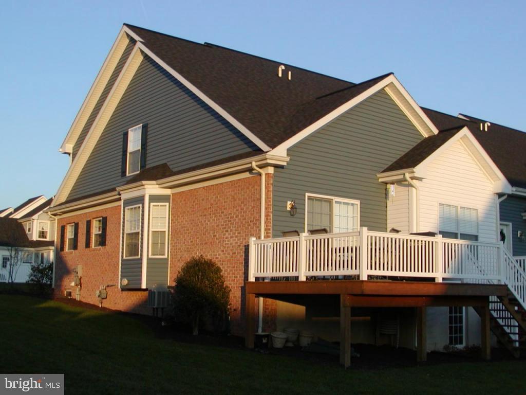 600 Chatham Way Lititz, PA 17543 - Photo 22 of 26 a front view of a house with garden
