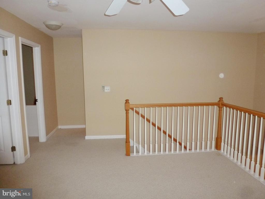 600 Chatham Way Lititz, PA 17543 - Photo 8 of 26 a view of a hallway