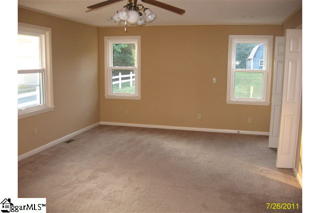 614 A B Jacks Road Clinton, SC 29325 - Photo 4 of 13 Gallery Image 4