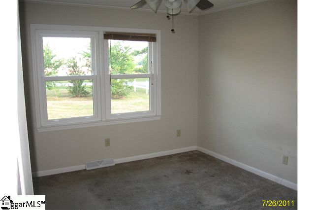 614 A B Jacks Road Clinton, SC 29325 - Photo 7 of 13 Gallery Image 7