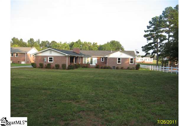 614 A B Jacks Road Clinton, SC 29325 - Photo 9 of 13 Gallery Image 9