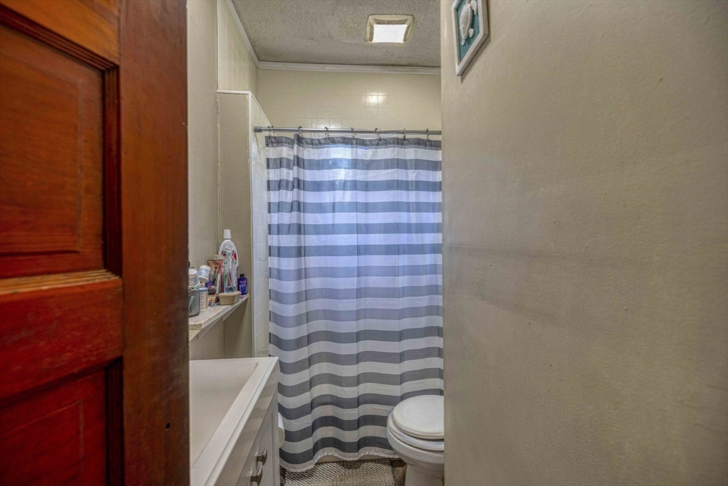 26 Stockton Street Fall River, MA 02721 - Photo 21 of 40