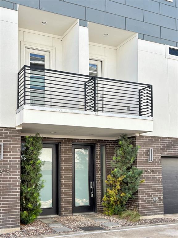 4934 Zuma Court Dallas, TX 75206 - Photo 5 of 22 a front view of a house