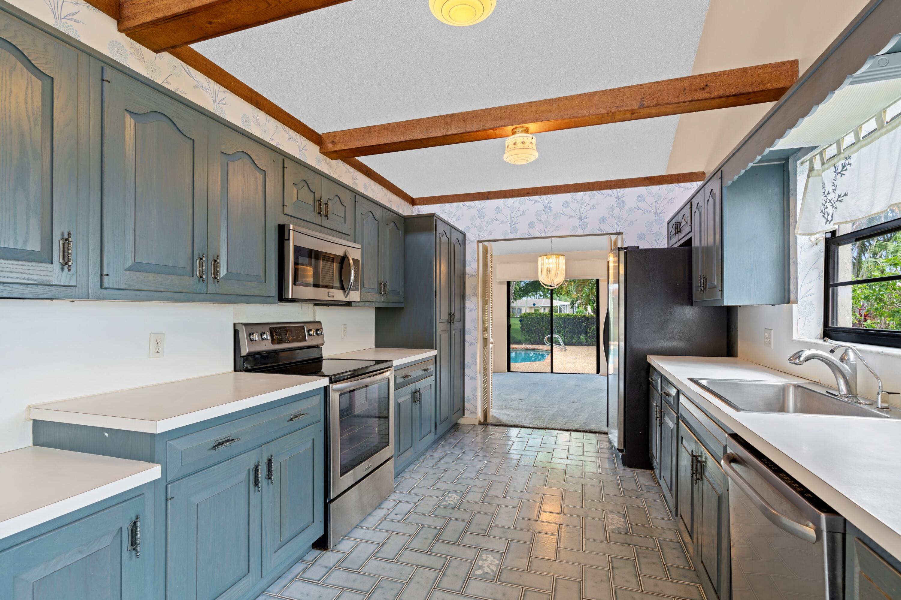 21058 Madria Circle Boca Raton, FL 33433 - Photo 7 of 26 Kitchen