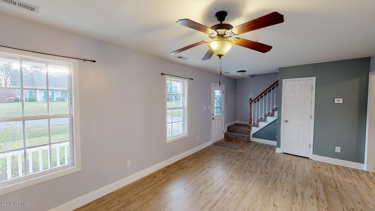336-Old-Dam-Road-Family-Room