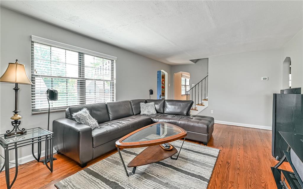 421 Old Farm Road Pittsburgh, PA 15228 - Photo 2 of 18