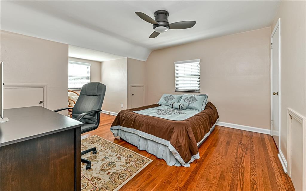 421 Old Farm Road Pittsburgh, PA 15228 - Photo 13 of 18