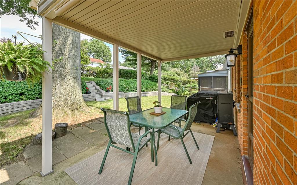 421 Old Farm Road Pittsburgh, PA 15228 - Photo 15 of 18